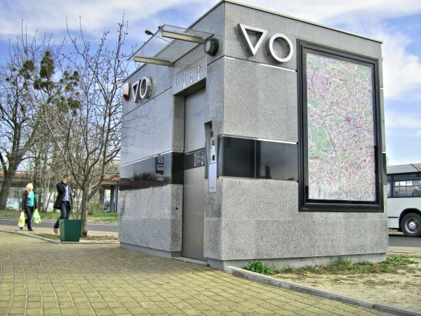 Koszty utrzymania a jakość wykonania – dlaczego warto inwestować w solidną architekturę miejską?